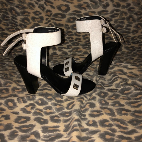 Rock & Republic Size 61/2 - Picture 2 of 2